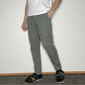 GRAND RUNNING CLUB Flight Running Pants in Sage Green Mens size M